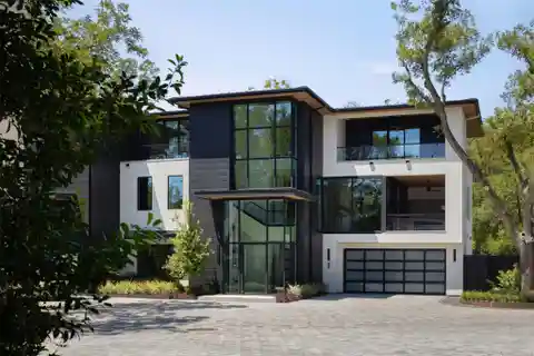 Exclusive Gated Sanctuary on the Shores of Lake Austin