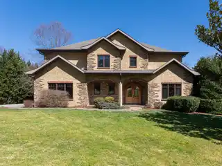 Custom Home Full of Spectacular Finishes