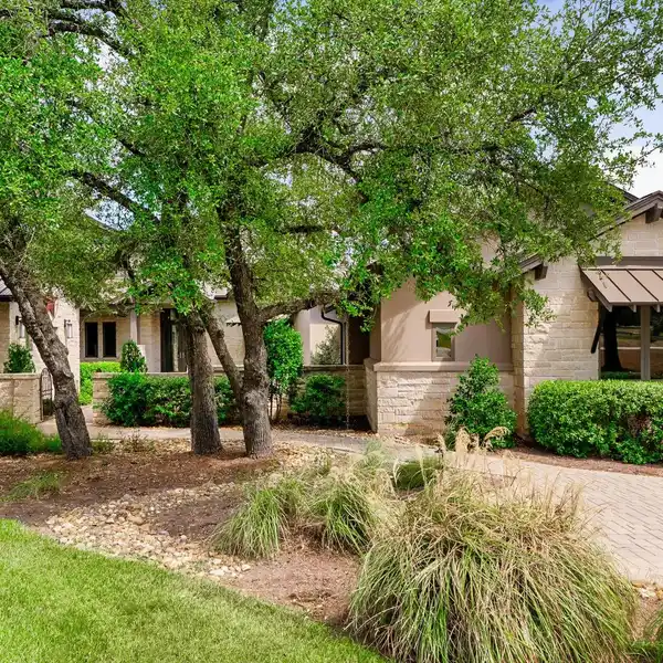 ELEGANT HILL COUNTRY HAVEN WITH CASITA & POOL COMING SOON