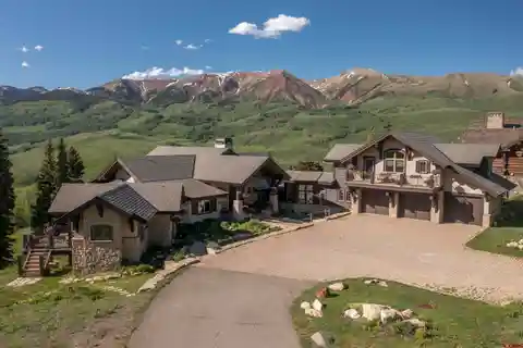 Beautifully Crafted Mountain Home in the Prospect Neighborhood