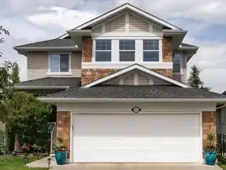 Beautifully Maintained Home on an Oversized Lot in Crestmont