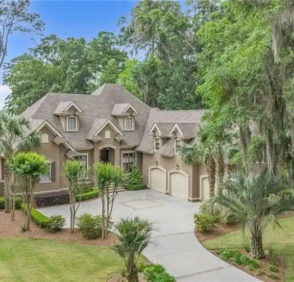 LUXURY HOME WITH FAIRWAY VIEWS ON NICKLAUS COURSE