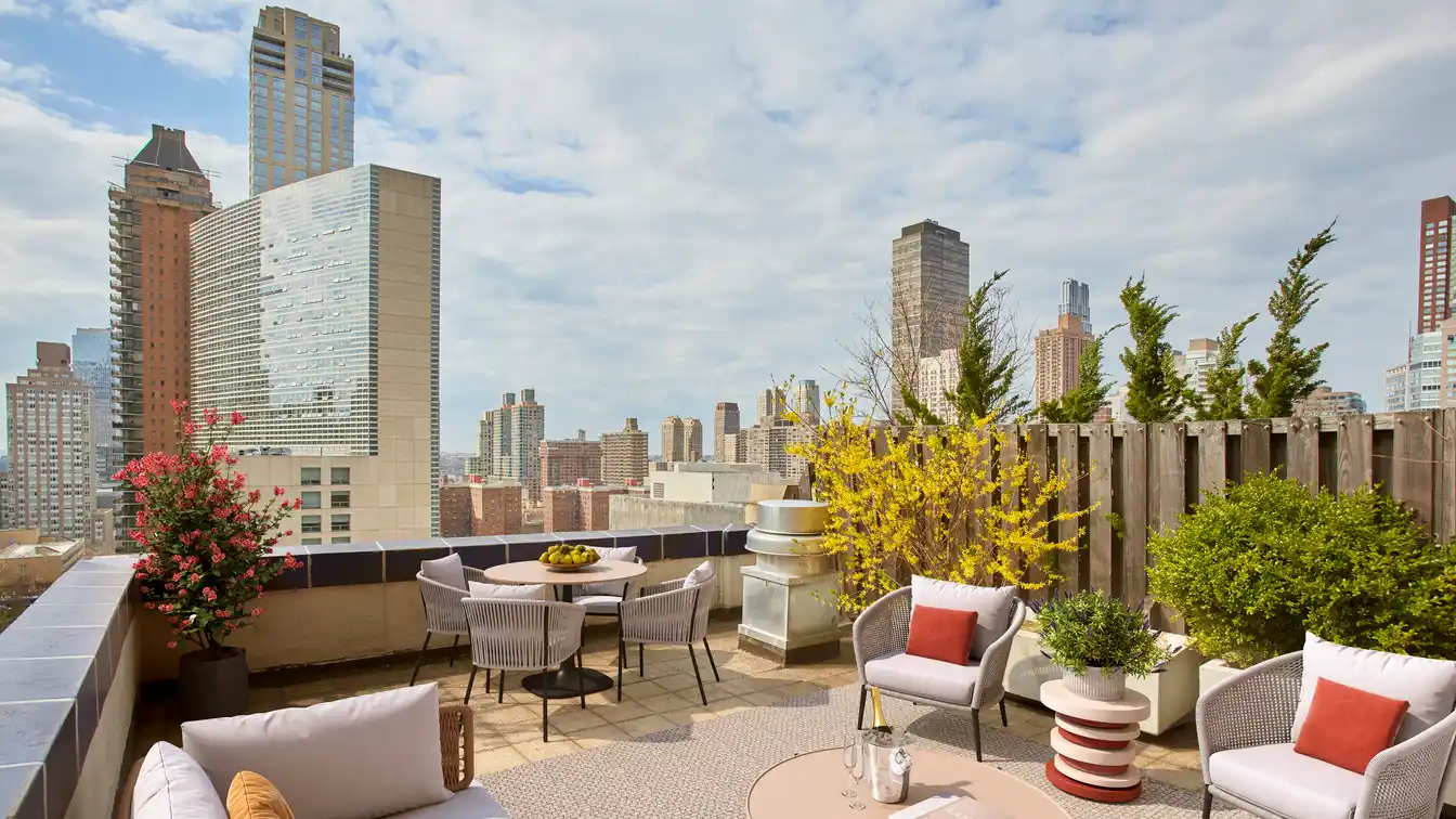 Stunning and Spacious Corner Terrace