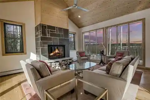 Beautiful Craftsman’s Residence in Warm Springs