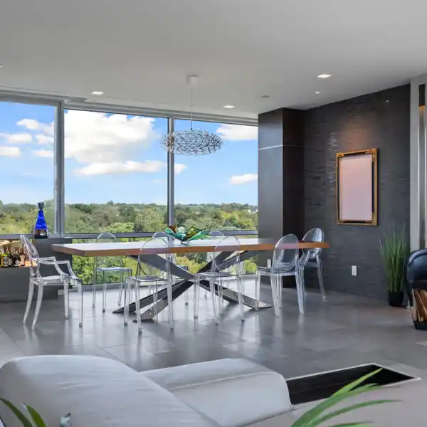 DEVINE UPSCALE LIVING IN ALAMO HEIGHTS