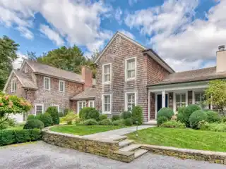 Elegant Home on a Quiet Cul-De-Sac