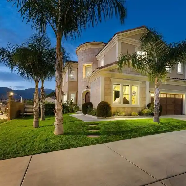 UNPARALLELED ELEGANCE ON A MASSIVE ELEVATED LOT