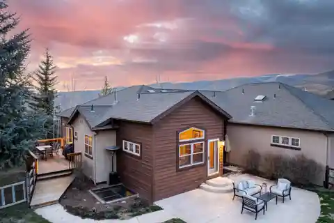 Meticulously Maintained Duplex