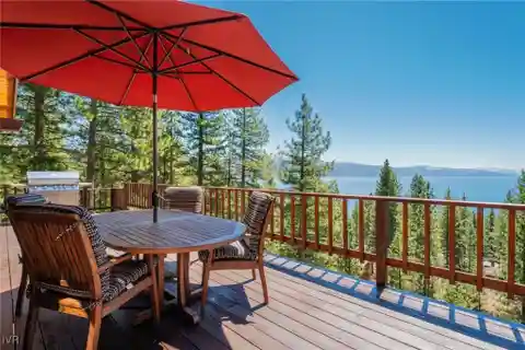 Peaceful Setting in Coveted Ponderosa