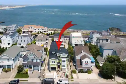 Show-stopping New Construction with Pool