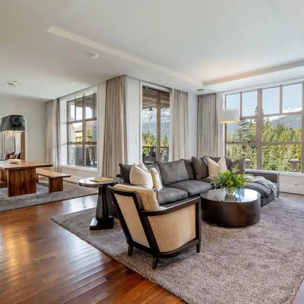 BEAUTIFULLY REIMAGINED  FOUR SEASONS PRIVATE RESIDENCE