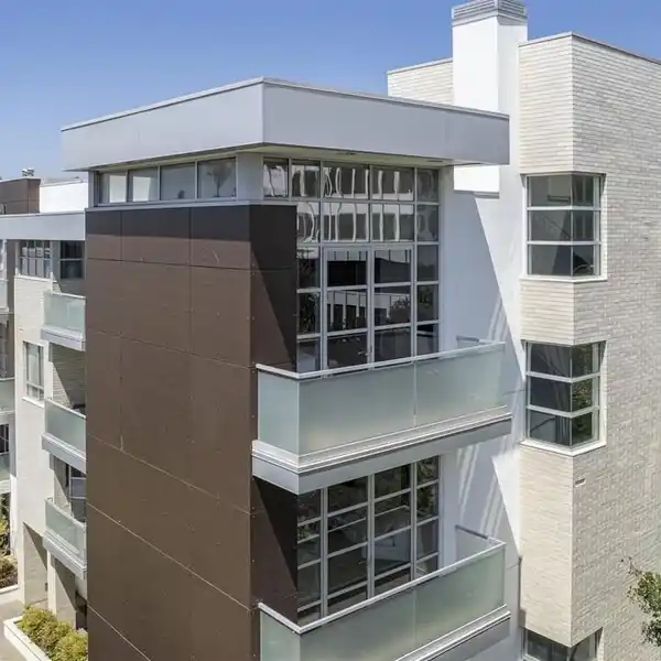 MODERN LUXURY TOWNHOME IN THE SOUTH LAKE AVENUE DISTRICT