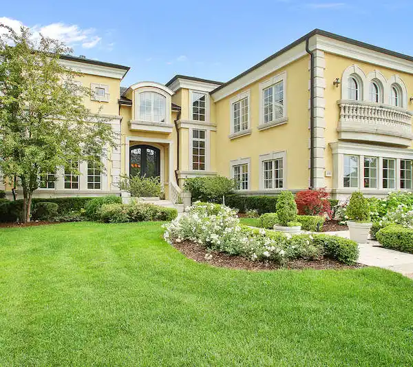 RENAISSANCE-STYLE VILLA OVERLOOKING THE GLEN CLUB GOLF COURSE