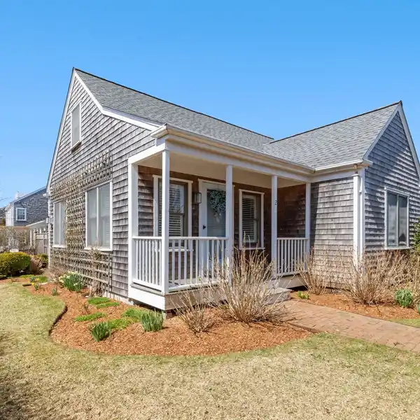 MOVE-IN READY ONE-STORY HOME