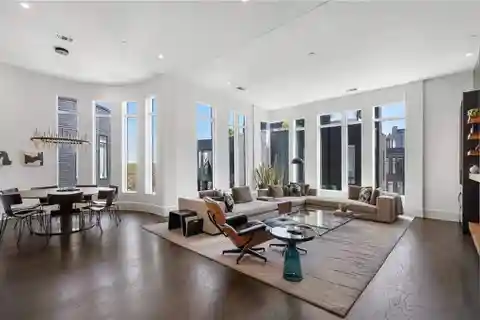 The Perfect Pied-a-terre Penthouse