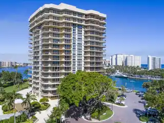 Bright Corner Residence on Lake Boca Raton