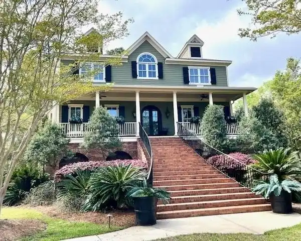 UNFORGETTABLE EXECUTIVE HOME