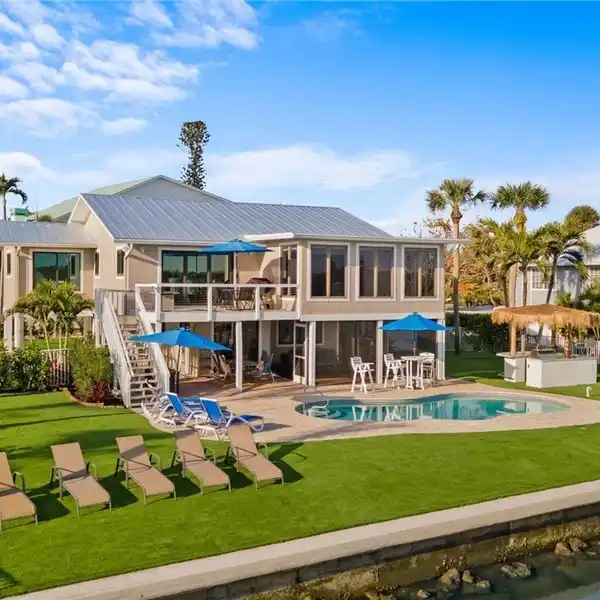 PRIVATE SLICE OF PARADISE IN THE HEART OF FORT MYERS BEACH