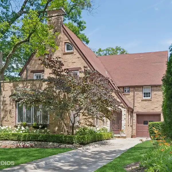 CHARMING RESIDENCE WITH TIMELESS APPEAL