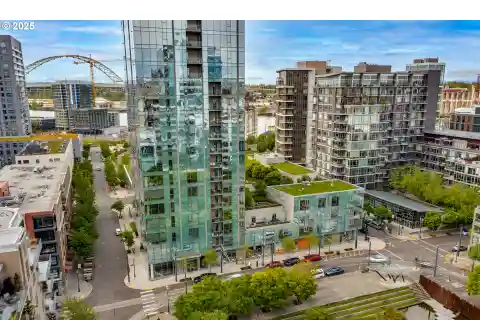 Rare Corner Unit in the Cosmopolitan