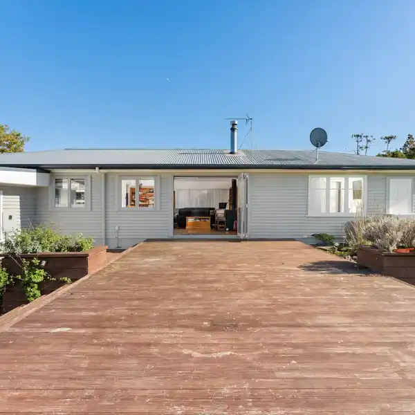SUNLIT OASIS ON OVER AN ACRE