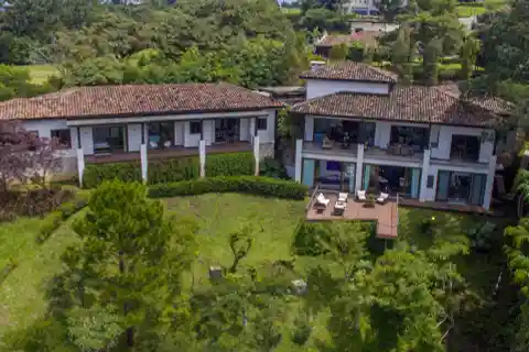Warm Contemporary Gem Nestled in the Mountains of Escazú