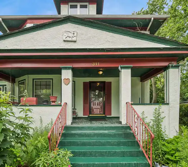 TIMELESS AMERICAN FOURSQUARE HOME IN WILMETTE