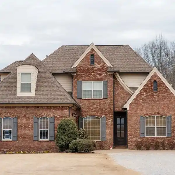 PEACEFUL PROPERTY OFFERING THE PERFECT RETREAT
