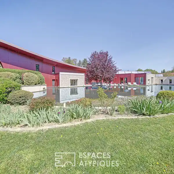 MAJESTIC CONTEMPORARY ESTATE AMIDST NATURE’S SERENITY