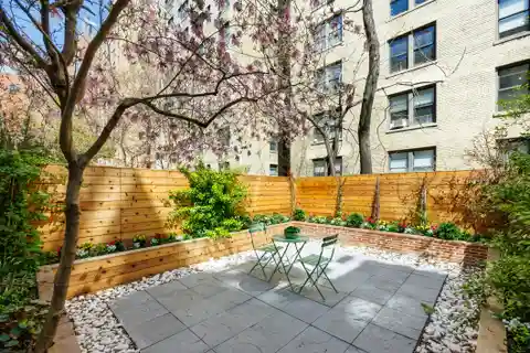 Tranquil Townhouse Garden Triplex