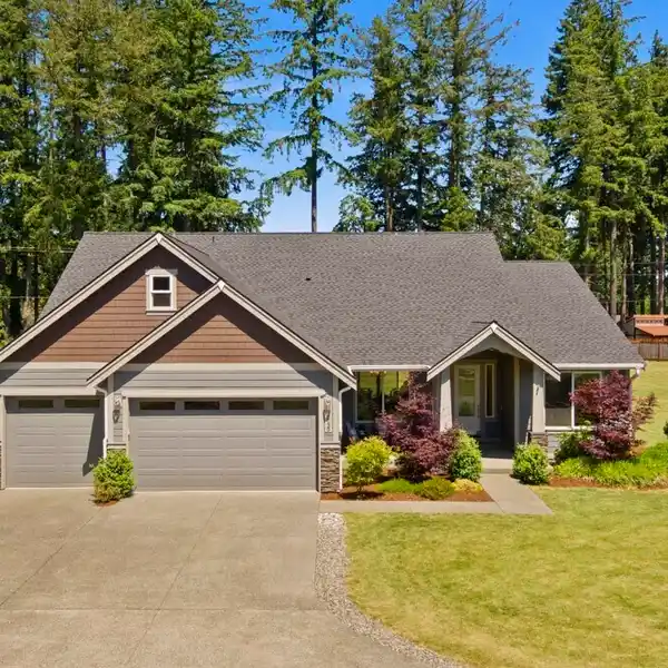 IDYLLIC LIVING ON FIVE ACRES