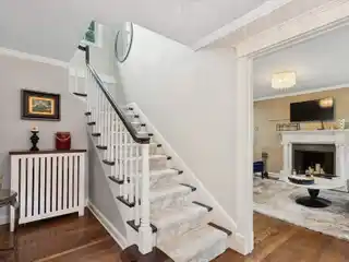 Picture-perfect Colonial in Desirable East Lake Forest