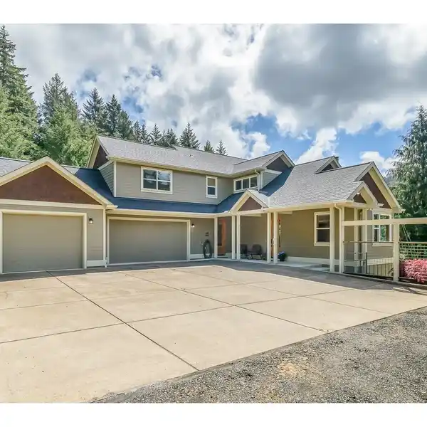 BEAUTIFUL CUSTOM SET ON PRIVATE ACRES