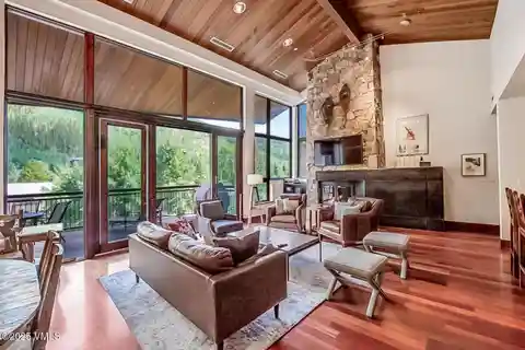 Top-Floor Luxury Condo with Vail Mountain Views