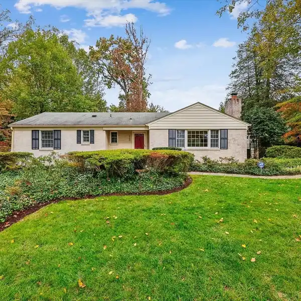 CHARMING RAMBLER IN HIGHLY SOUGHT-AFTER CHEVY CHASE VIEW