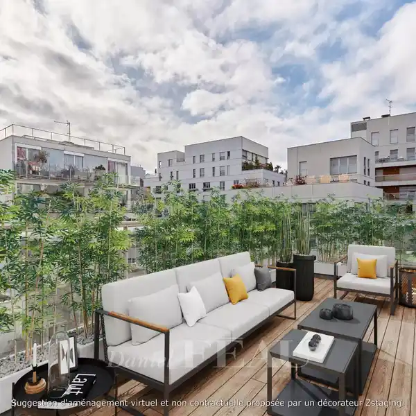 PEACEFUL URBAN LIVING NEAR THE SEINE