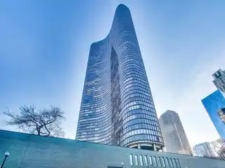 Panoramic Lake Views in Iconic Lake Point Tower