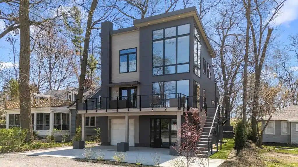 Magnificent Modern Coastal Retreat
