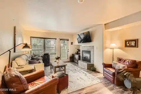 Nicely Updated Condo on the Eagle River