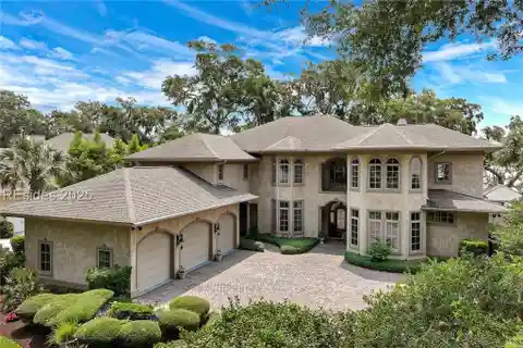Luxurious Home with Panoramic Creek Views