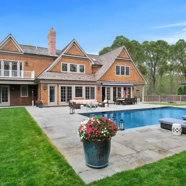 DESIGNER-FURNISHED ESTATE NEAR SAG HARBOR BEACHES