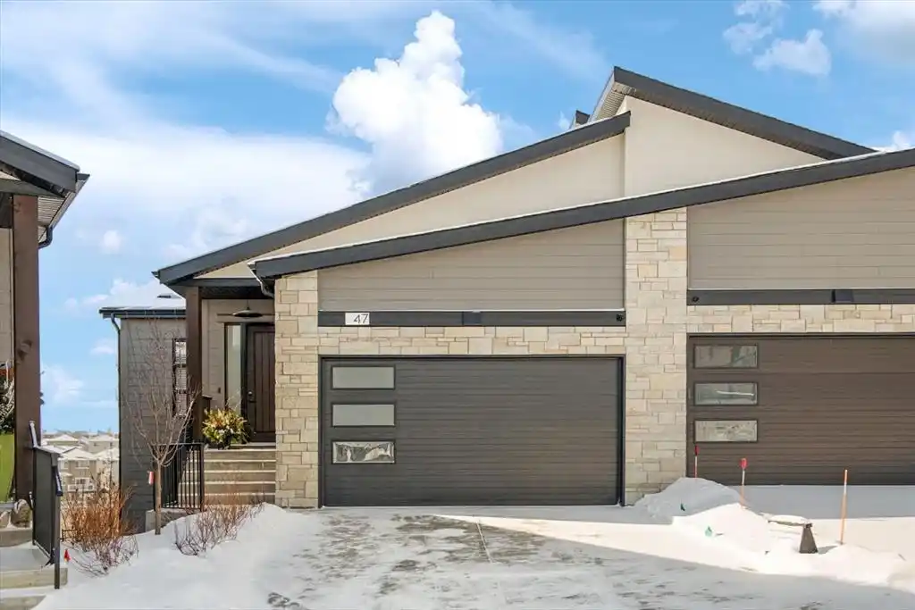 Villa-style Living in Beautiful Royal Oak