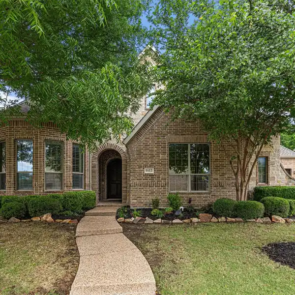 EXQUISITE HOME IN A SERENE ENCLAVE