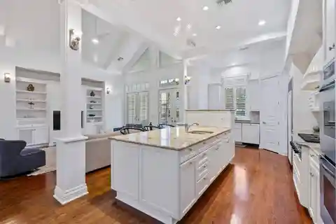 Grand Family Retreat in the Heart of Naples