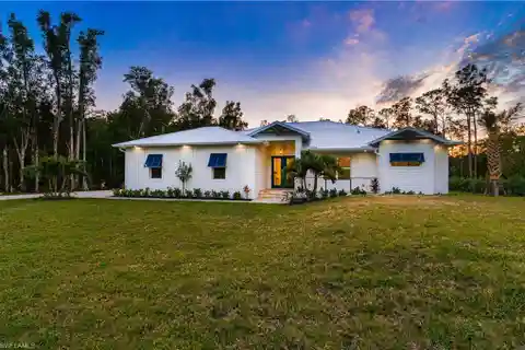 Newly Completed Contemporary Estate