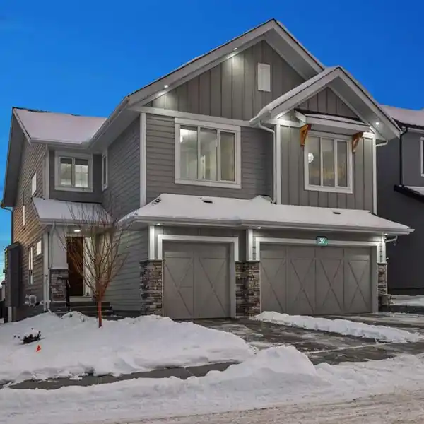 REMARKABLE RESIDENCE IN ESTEEMED SPRINGBANK HILL