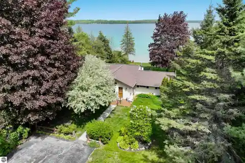 Private Frontage with Endless Blue Water Views