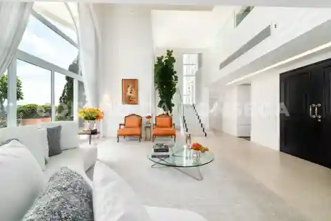 High-End Penthouse in an Amenity-Rich Building