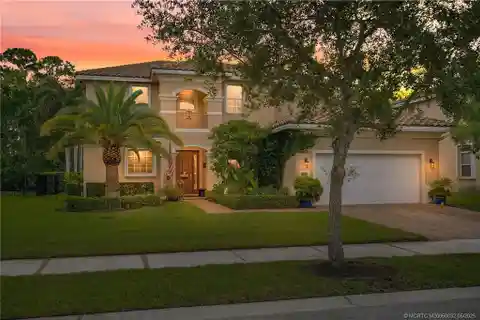 Comfort and Style in Highland's Reserve