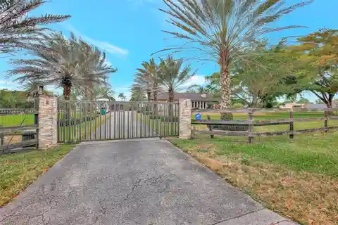 Horse Country Paradise in Southwest Ranches